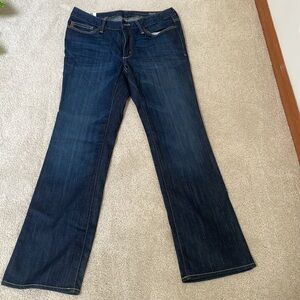 NWTEddie Bauer ClassicFit Leg shape Barely bootjeans. Sits just below waist Sz6s
